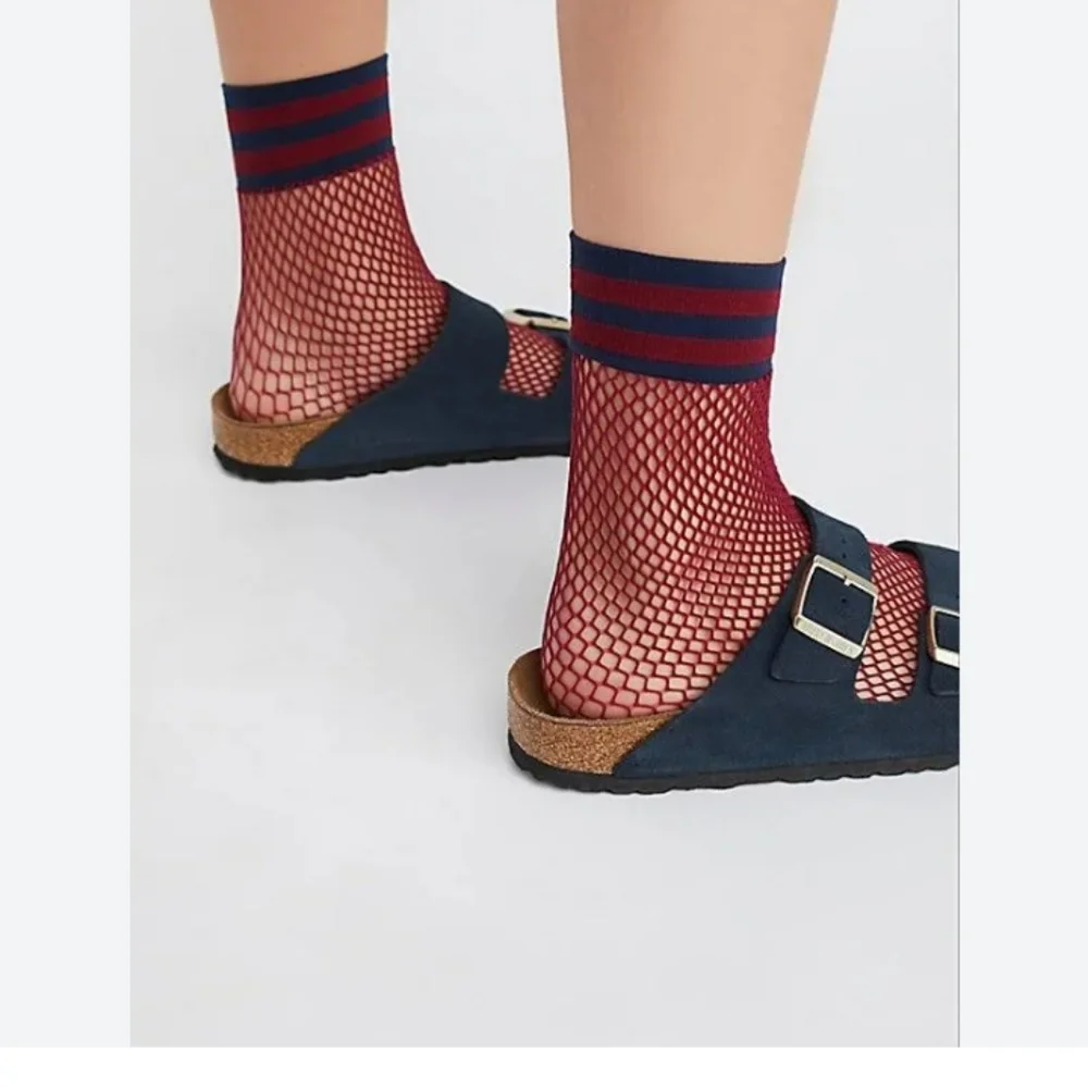 🌁 NWT: 2/$10 FREE PEOPLE; RIOT SPORT FISHNET ANKLE HOSIERY/SOCK, WINE COLORED.